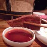 炭火焼肉 筵 - タレでどうぞ