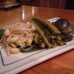 炭火焼肉 筵 - ナムルは３種をセレクト