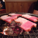 炭火焼肉 筵 - ジュージュー焼こう！