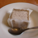 Saizeriya - ヘーゼルナッツのアイスケーキ