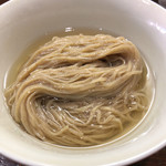 らあめん サンド - 全粒粉たっぷりの小麦香るキレイたたまれた麺！