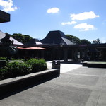 Laniakea Cafe - お店のあるオープンセンターコート