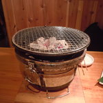 炭火焼肉 筵 - ガスではない、炭焼きなのである。。