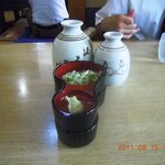 須坂屋 - つゆと薬味とわさび。