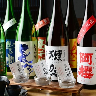 Sake carefully selected from sake breweries from all over the country