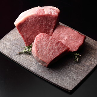 ”こだわりの塊焼ステーキ”厳選黒毛和牛牝や松阪牛使用！