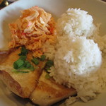 Umeke's Fishmarket Bar & Grill - コナカンパチプレート