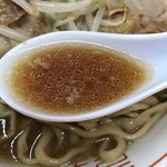 ラーメン二郎  - 【2018.10.14】豚出汁がよく出た非乳化傾向のスープ。