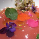 レフェルヴェソンス - 北海道十津川町のトマトのスープと蝦夷アワビ、セロリと花たちＵＰ２