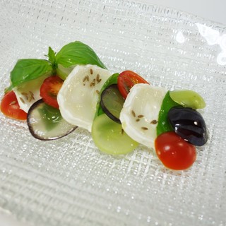 Field Cheese&Spice Kitchen_0