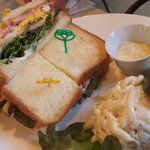 カフェ フロインドリーブ - クラブハウスサンドウィッチ