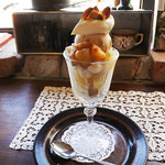 treffen - 煮詰めリンゴとクリームチーズのパフェ650円