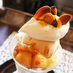 treffen - 煮詰めリンゴとクリームチーズのパフェ650円