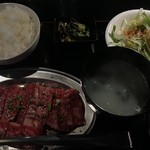 焼肉ドラゴ - 