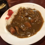 ぶるっくす - ランチ・特製ビーフカレー
      ( みそ汁・サラダ・コーヒー・デザート ) 付き