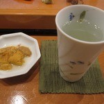 小判寿司 - 美味しい海水雲丹にはお酒でしょう？