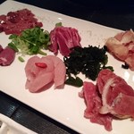 炭焼創作料理 鳥龍 - 地鶏の刺身6種盛り