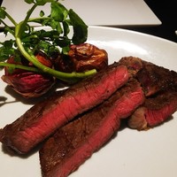 ワカヌイ グリル ダイニング バー 東京 - アンガスのサーロイン