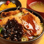 勝時名物！ 旨辛ヒレ ソースかつ丼（みそ汁付き）