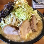 川出拉麺店 - で〜やまラーメン麺大盛 ネギトッピング