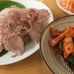 万宝家 - 蒸し豚（キムチ付）（￥850）