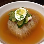 一龍 - 自家製手打ち冷麺（中）（￥990）