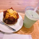 イート・モア・グリーンズ - 栗と南瓜のモンブラン ¥700
グリーンスムージー ¥650