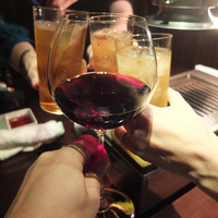 焼肉 にくだらけ - 赤ワインで乾杯！