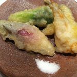 じどりや 穏座 - 鶏ときゅうりとみょうがのフリット