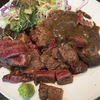 キャトルラパン - ステーキ Lunch (´∀｀)/ 2枚 味噌ソース 山葵醤油
                  ご飯は大将がよそうがまま