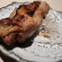 焼鳥 おみ乃 - ひざは格段に美味しい～