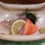 四季菜 益々 - お造り  カンパチ、サーモン、タイの霜降