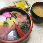 直寿司 - ランチ　ちらし丼（650円）