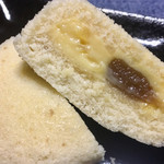ラグノオ - たまご風味のクリームと、栗のペーストがよく合います！
