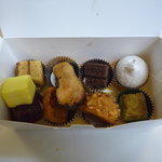 リストランテASO - 小菓子はきれいに包んでくれました