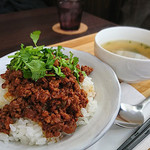 カフェ台北 - 魯肉飯