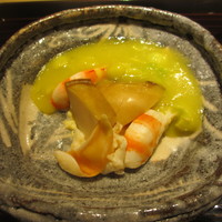 富小路 やま岸 - アワビ蒸し、えび、石がき鯛