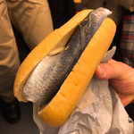 Nordsee  - 料理写真:これがヘリング酢締めもといMatjesのサンドウィッチ☆