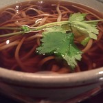 おざわ - かけを追加で　今日は三つ葉の香りで楽しみます