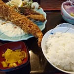 ダイニングステージ 佐海屋 - 大海老フライとお刺身のセット