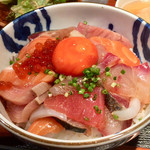 めしの助 - 海鮮丼