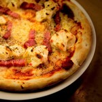 MEAT & PIZZA バルコラボ - ポテトと厚切りベーコンのピザ