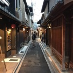 Motsunabe Toraya - 【2018.10.14】先斗町の街並み。