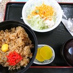とりめし定食(780円)