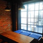 DOWNTOWNER - 窓際席。