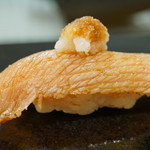 鮨松榮 - 炙りぶりとろ 辛味大根