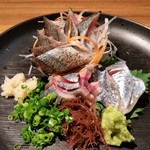 和外伝　ぜろ - 秋刀魚の刺身。脂がのっています。