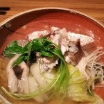 和外伝　ぜろ - 天然鯛の骨蒸し。