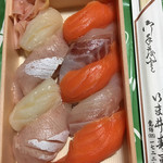 いま井寿司 - お土産の寿司折り
            