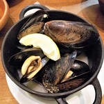 VINSENT - ムール貝の白ワイン蒸し。